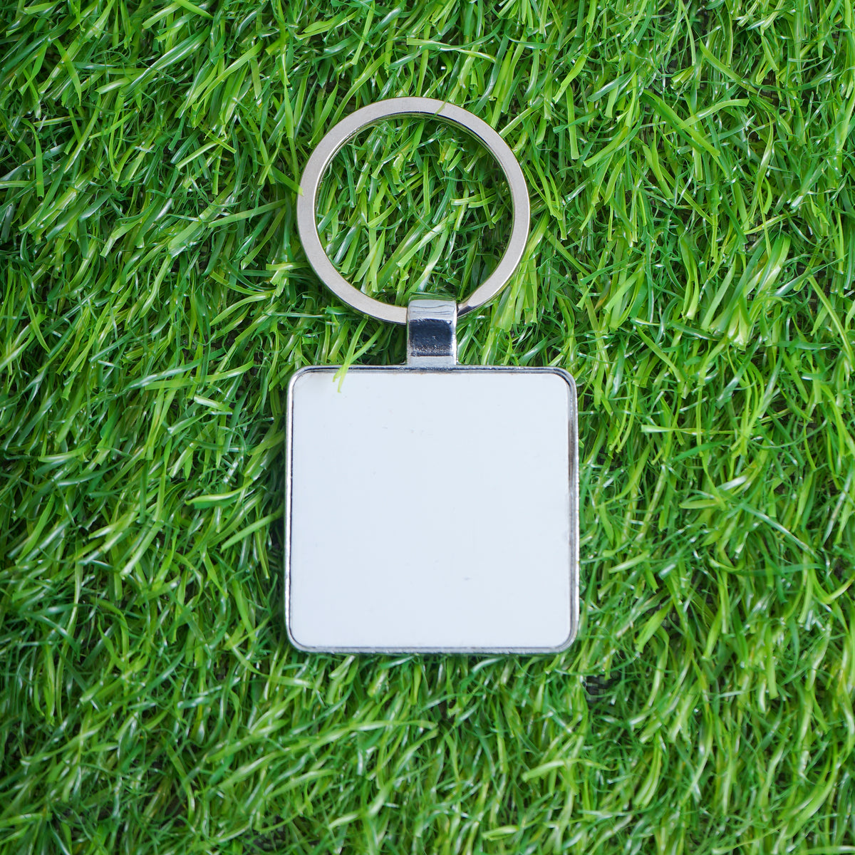 Metal keychain  [Contact us on whatsapp]