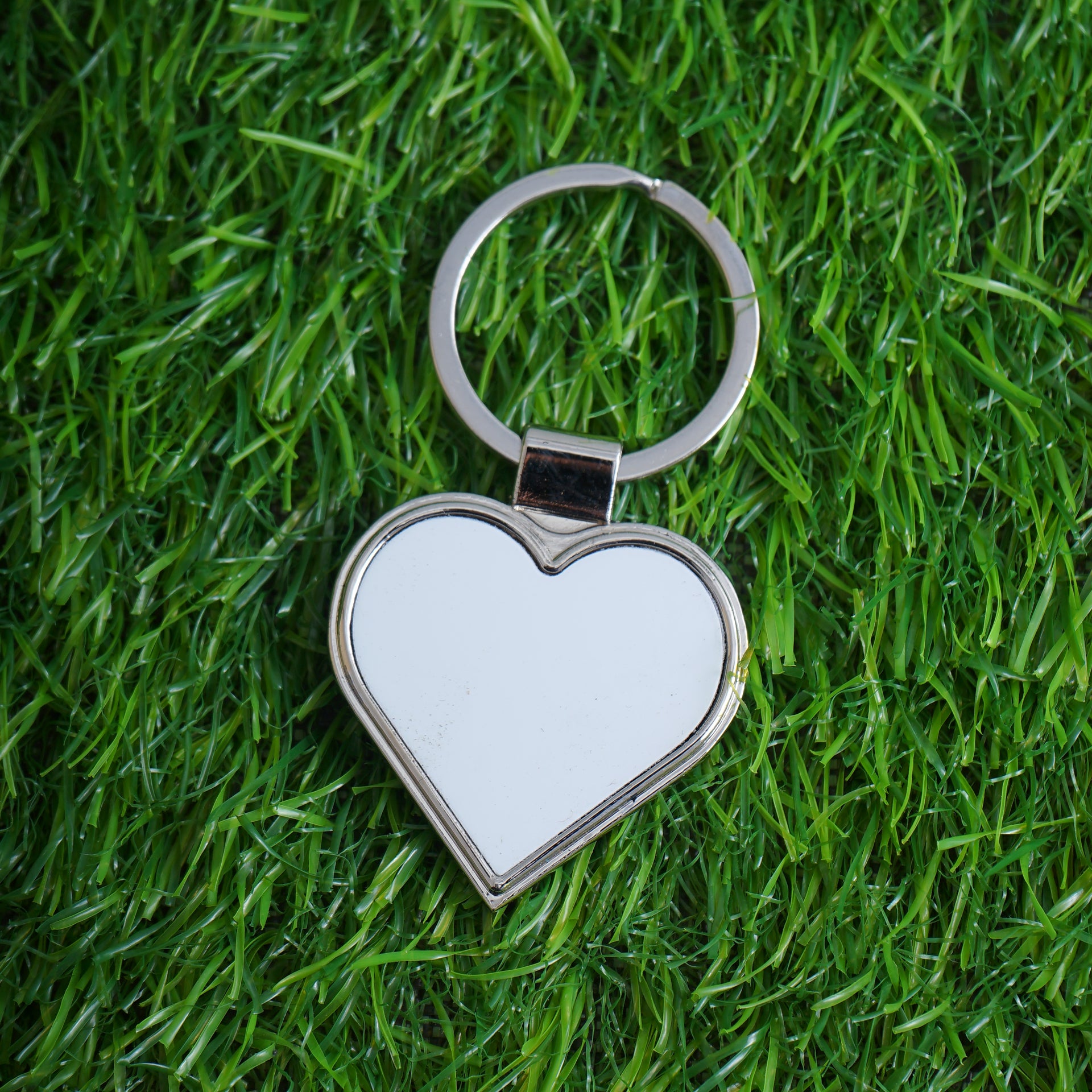 Metal keychain  [Contact us on whatsapp]